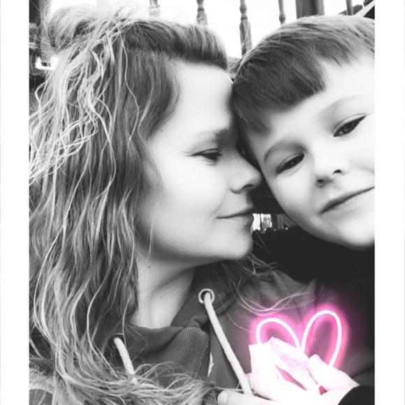 Meet your Posher, Erin - Picture 1 of 1